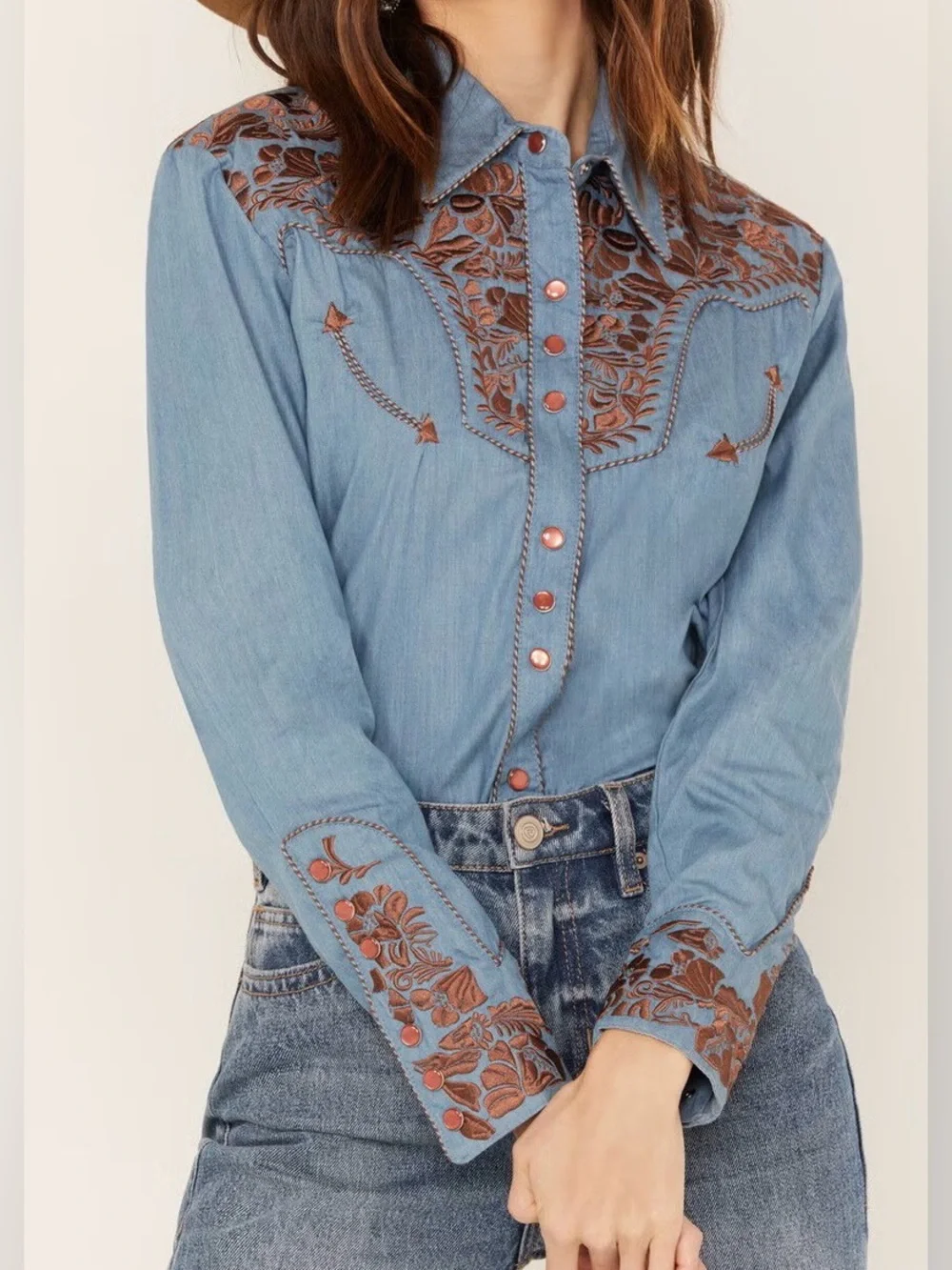Scully Embroidered Western Denim Shirt in Light Blue. Women’s L. New. - Picture 3 of 11